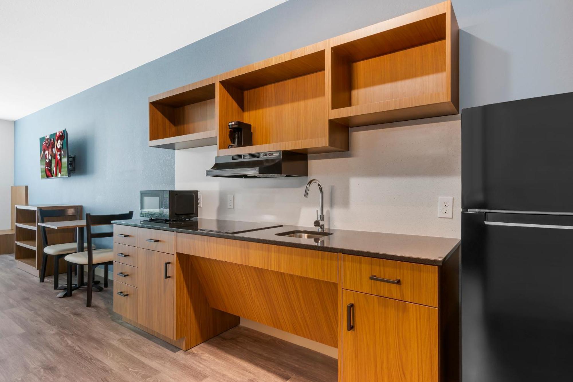 Hometowne Studios By Red Roof Tampa - Airport West Chase Ngoại thất bức ảnh