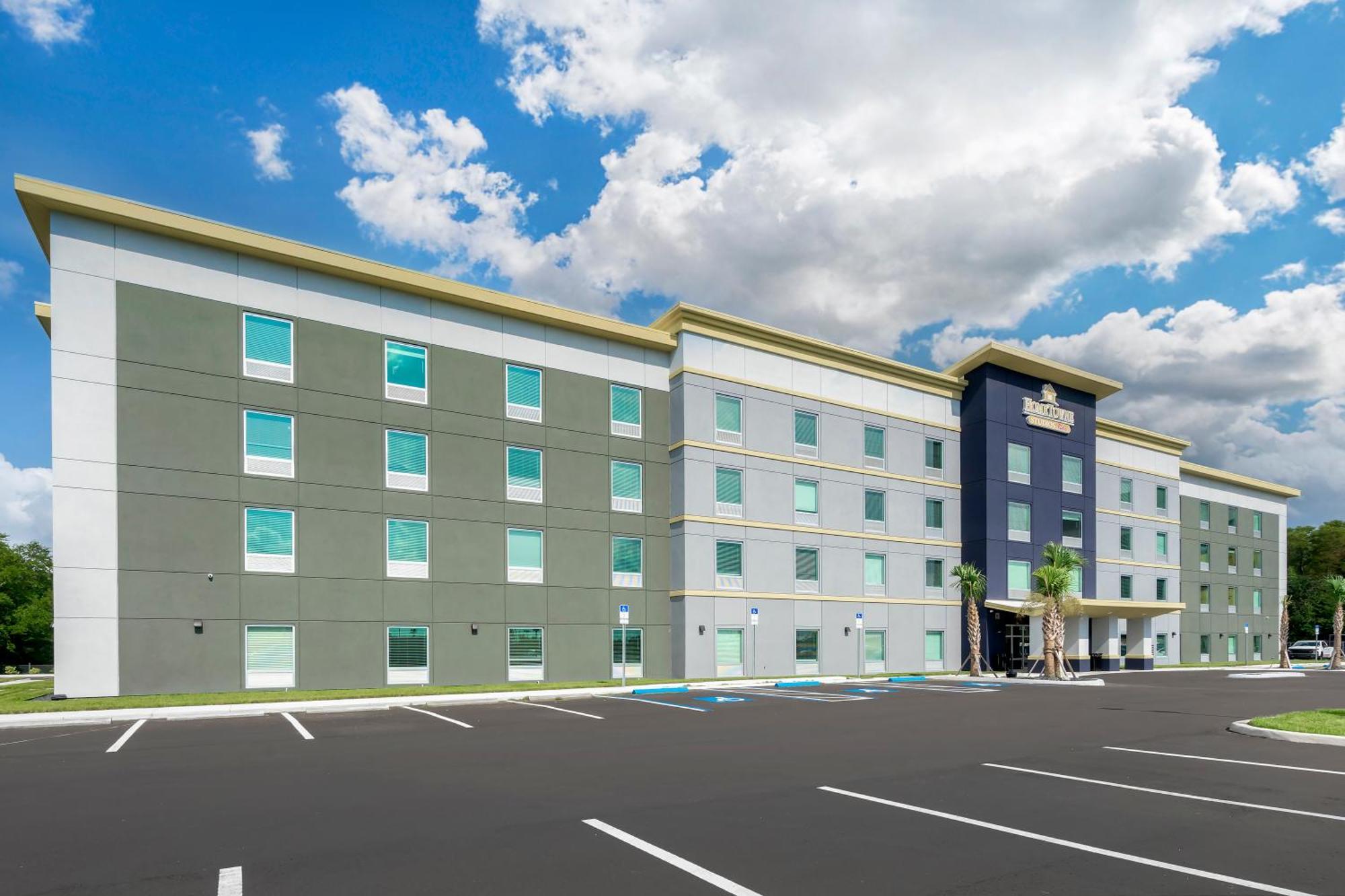 Hometowne Studios By Red Roof Tampa - Airport West Chase Ngoại thất bức ảnh