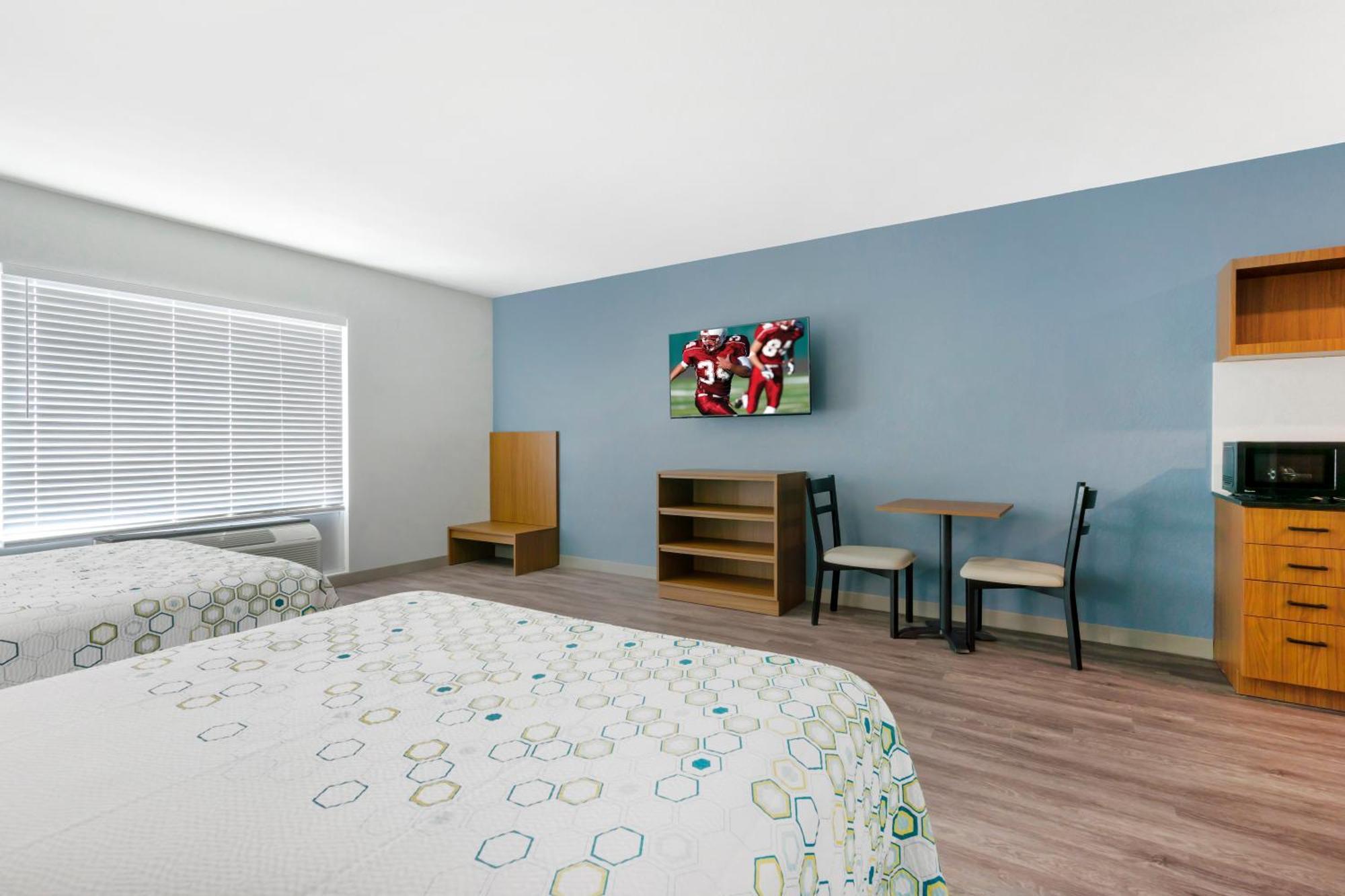 Hometowne Studios By Red Roof Tampa - Airport West Chase Ngoại thất bức ảnh