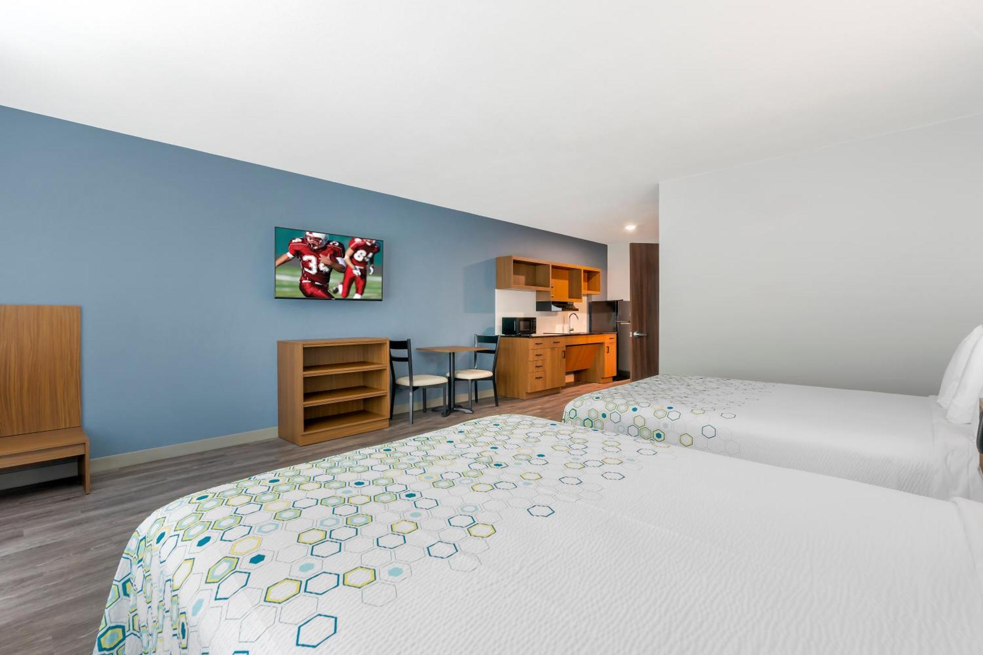 Hometowne Studios By Red Roof Tampa - Airport West Chase Ngoại thất bức ảnh