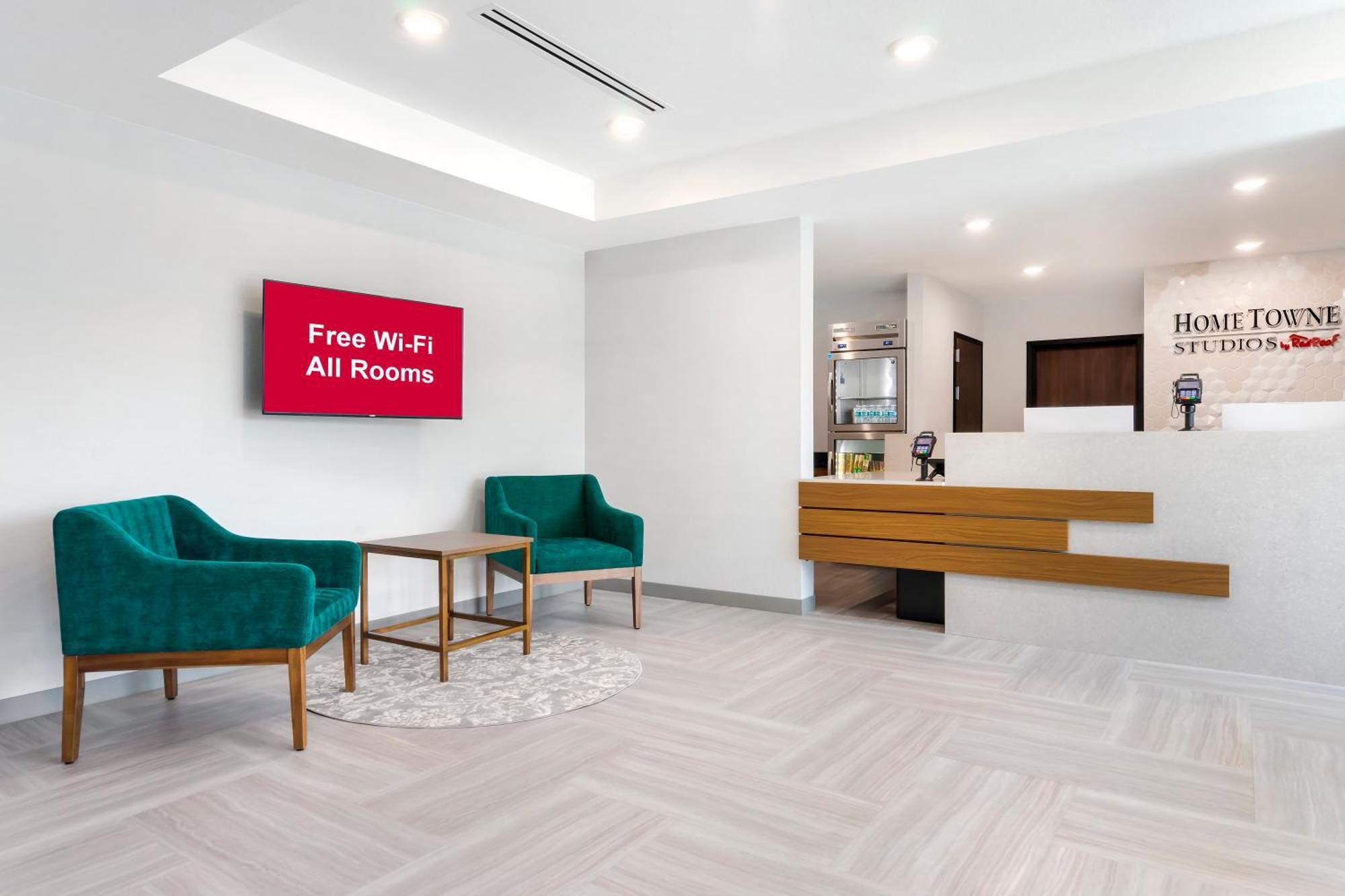 Hometowne Studios By Red Roof Tampa - Airport West Chase Ngoại thất bức ảnh